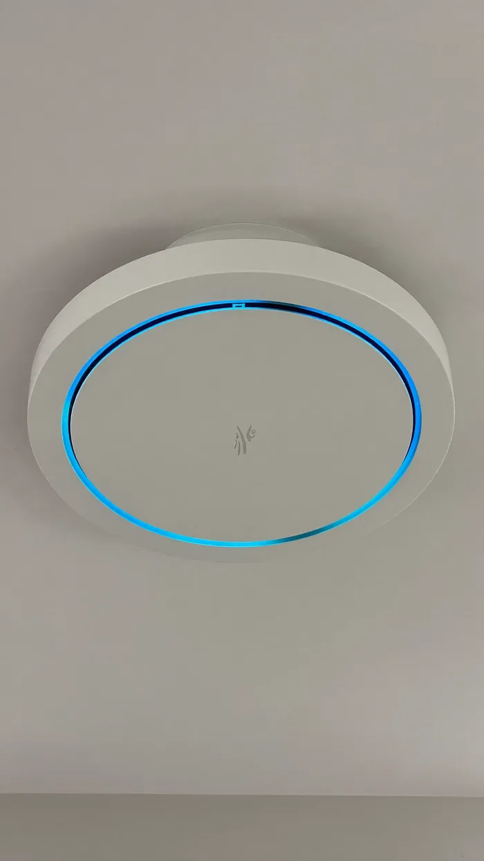 Wifi-accesspoint aan het plafond